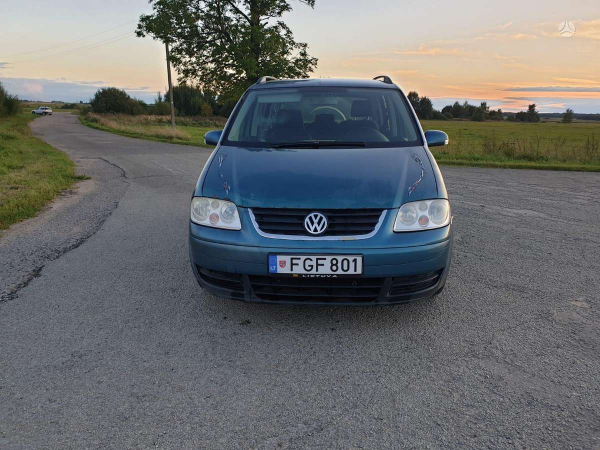 Volkswagen Touran - 2