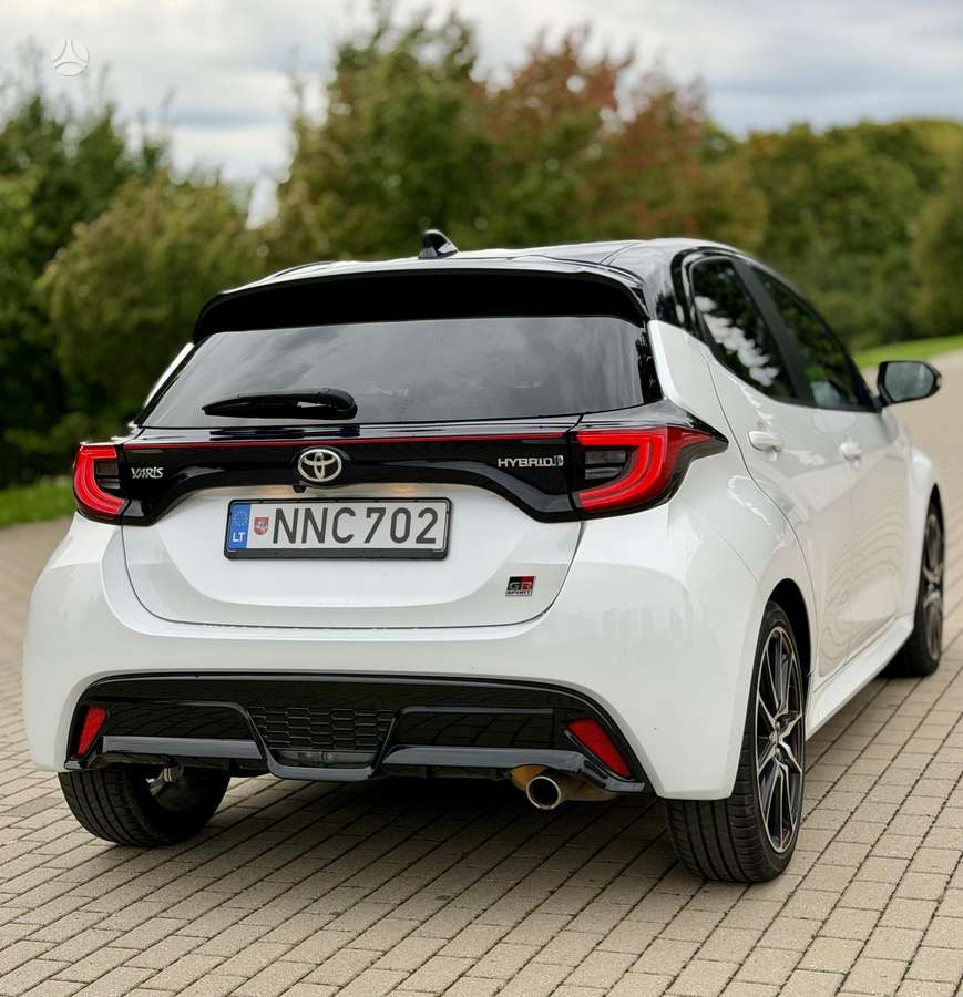 Toyota Yaris - 10