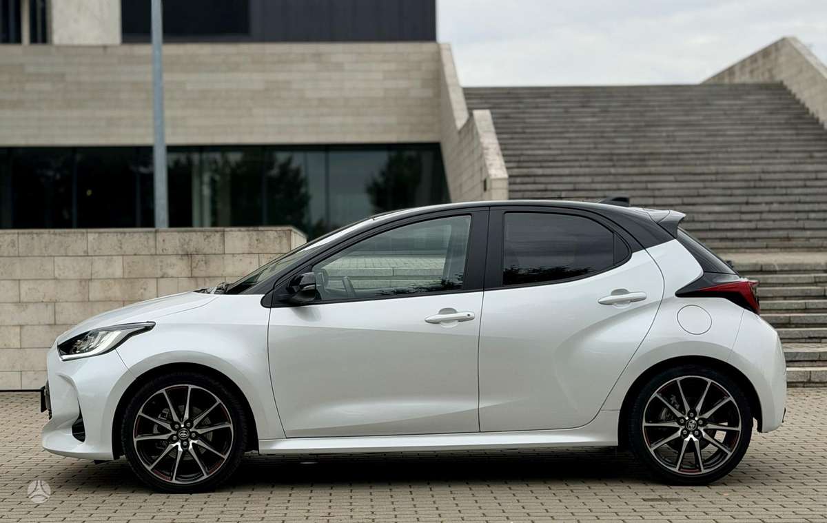 Toyota Yaris - 8