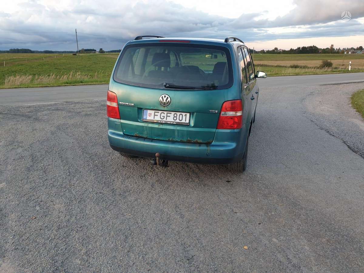 Volkswagen Touran - 5
