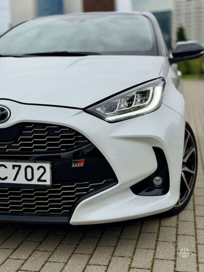 Toyota Yaris - 12