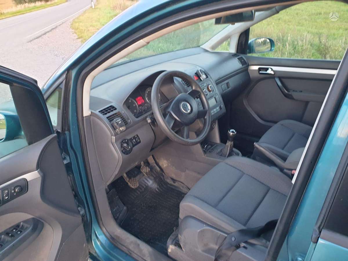 Volkswagen Touran - 7