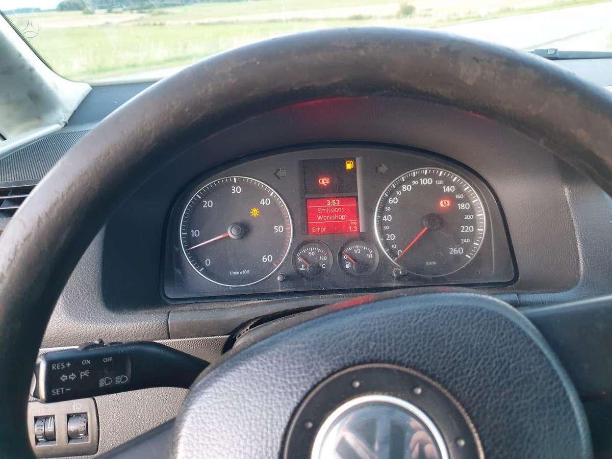 Volkswagen Touran - 8