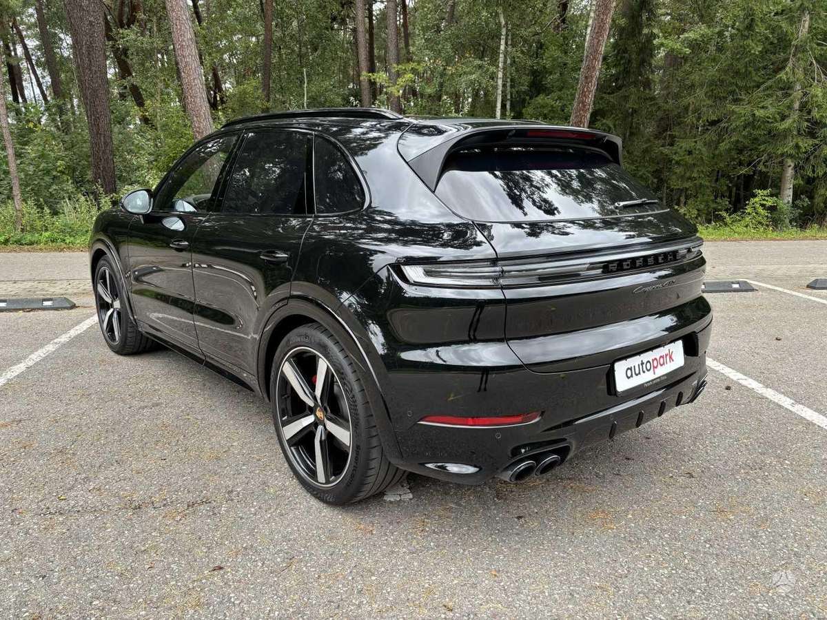Porsche Cayenne - 4