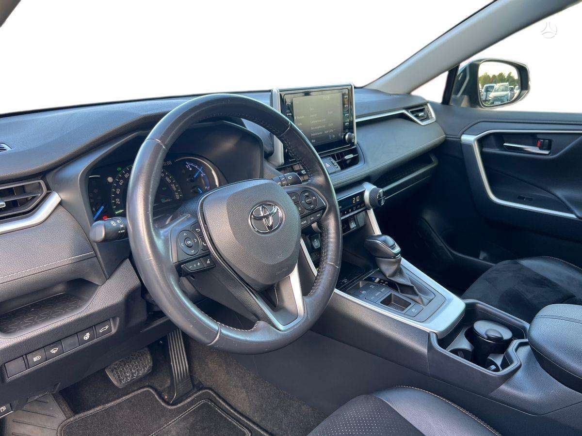 Toyota RAV4 - 11