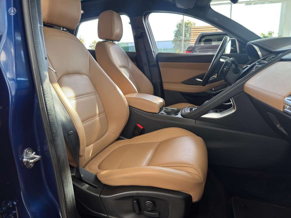 Jaguar E-Pace, 2.0 l., off-road / crossover