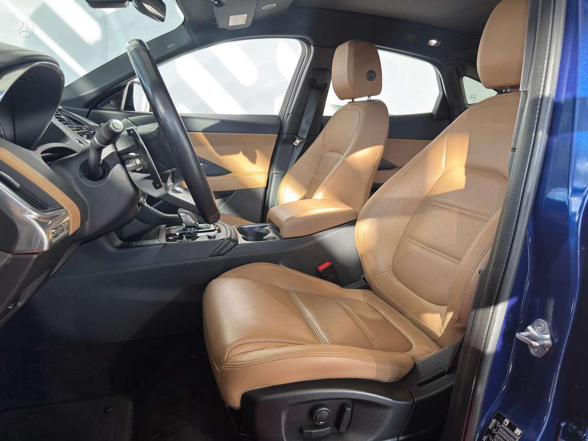 Jaguar E-Pace, 2.0 l., off-road / crossover