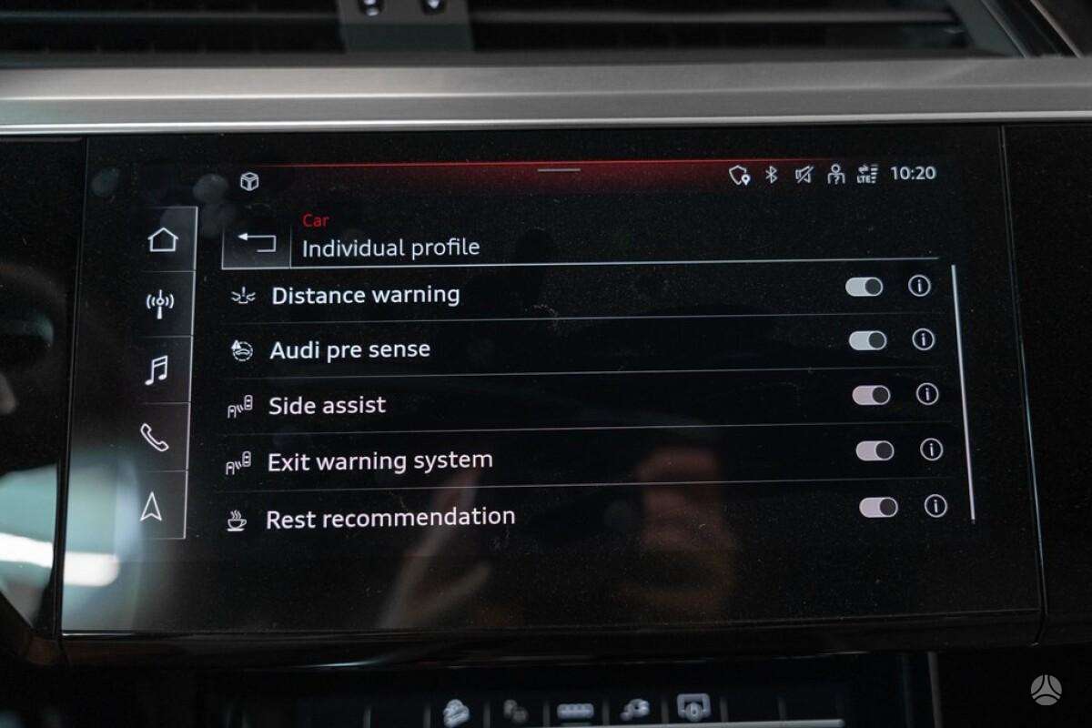 Audi e-tron, off-road / crossover