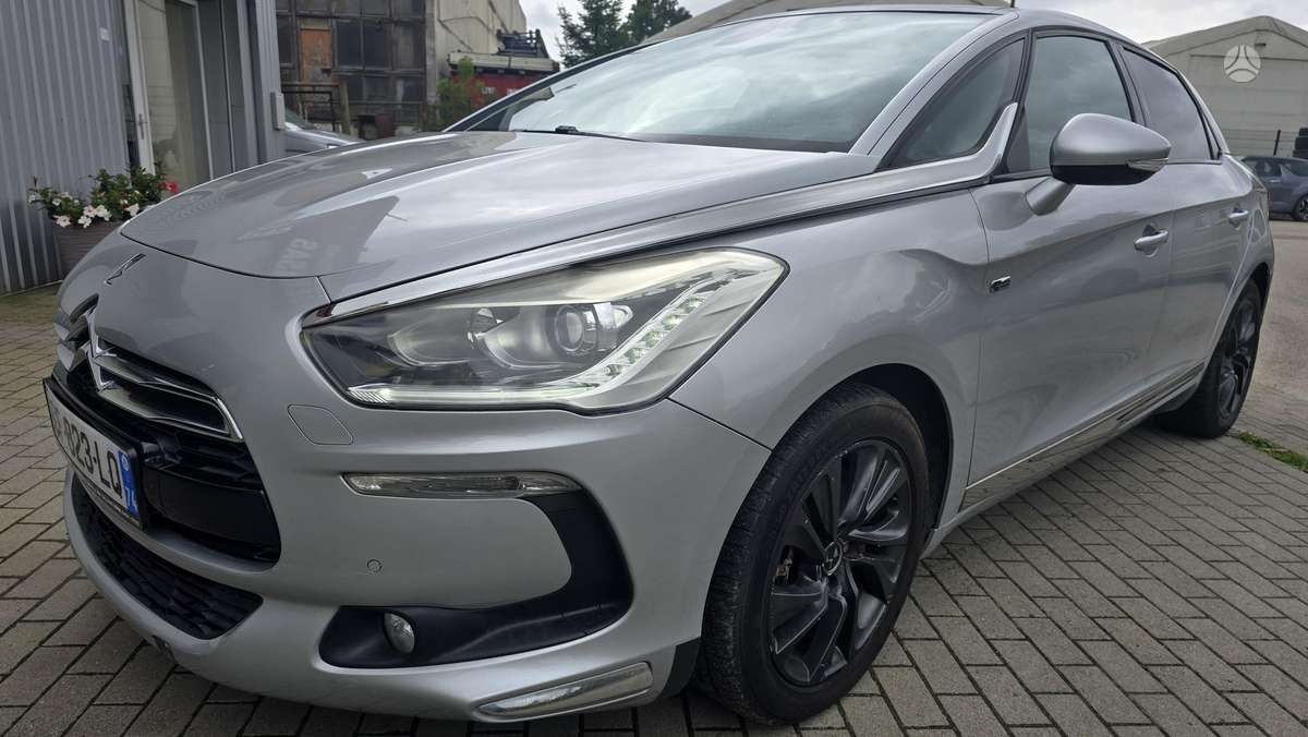 Citroen DS5, 2.0 l., hatchback