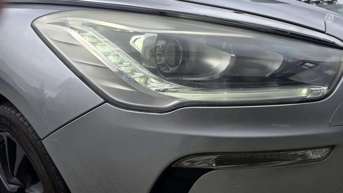 Citroen DS5, 2.0 l., hatchback
