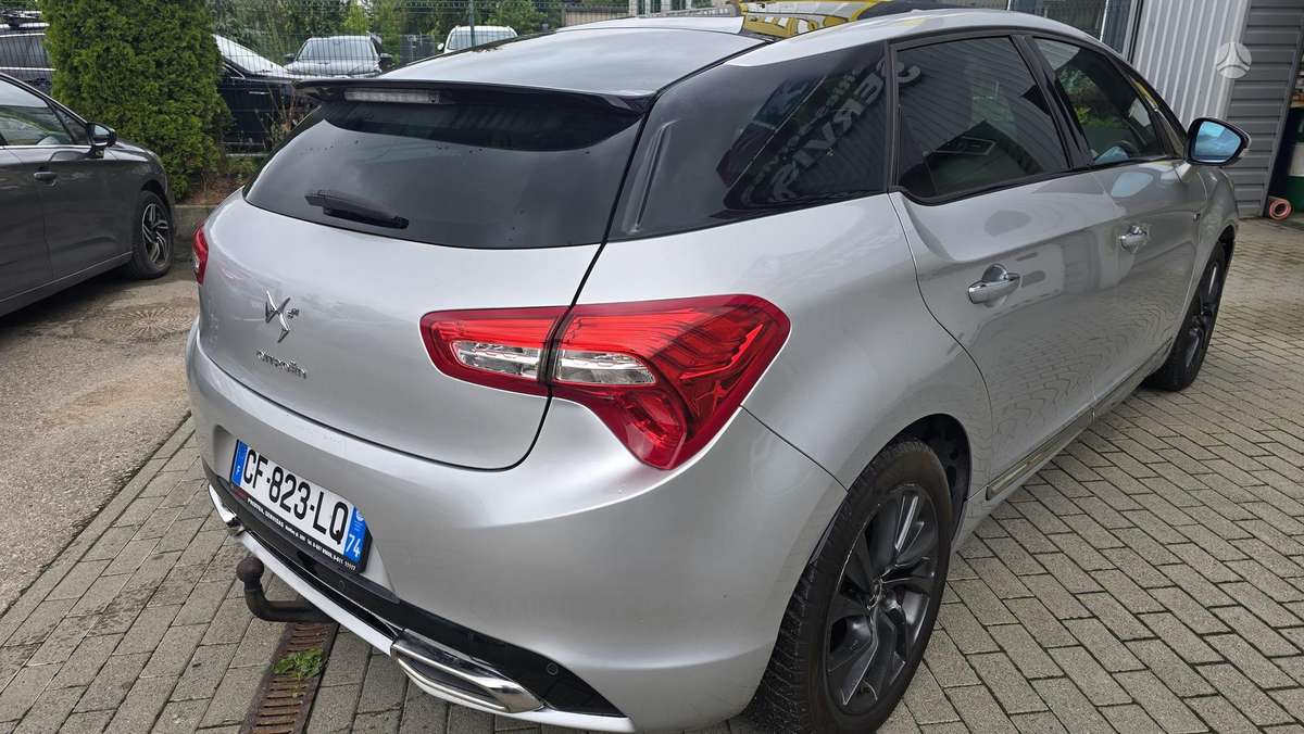 Citroen DS5, 2.0 l., hatchback