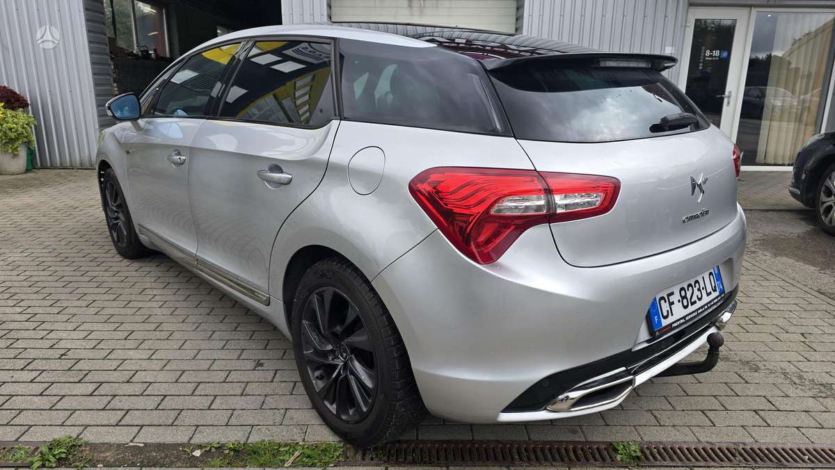 Citroen DS5, 2.0 l., hatchback