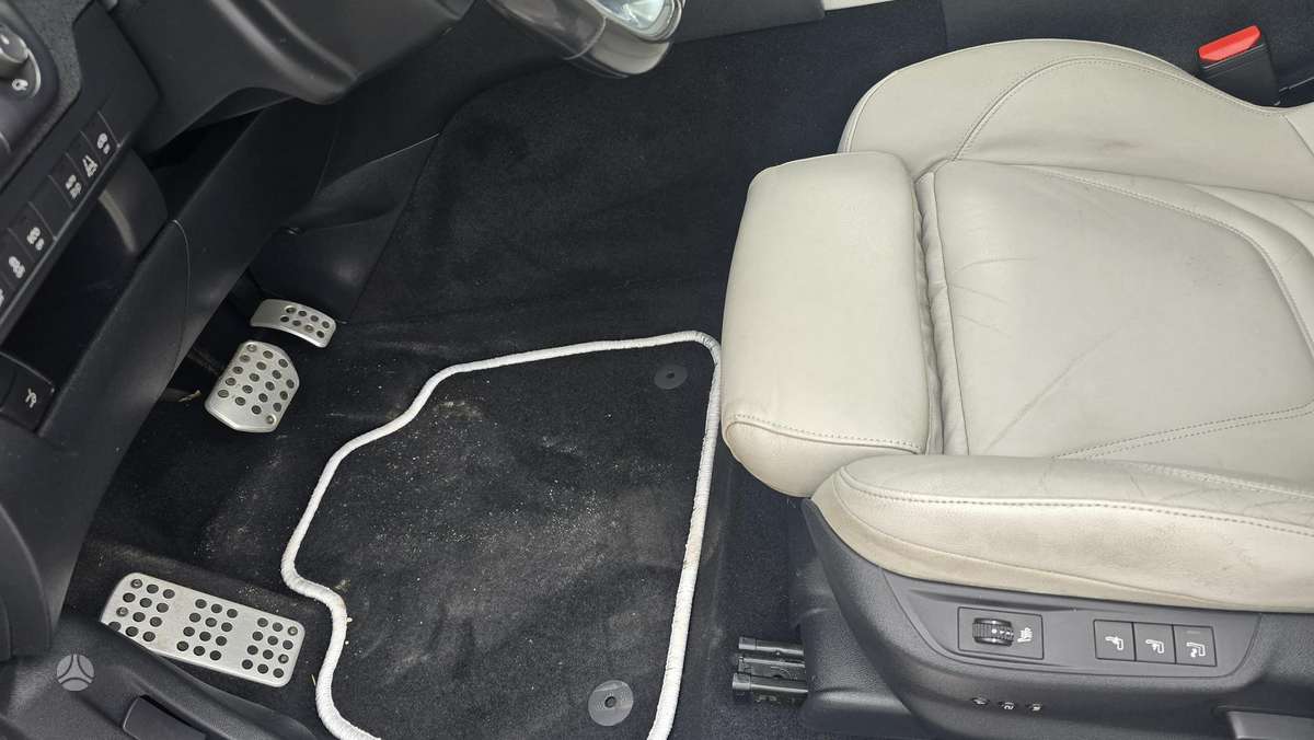 Citroen DS5, 2.0 l., hatchback