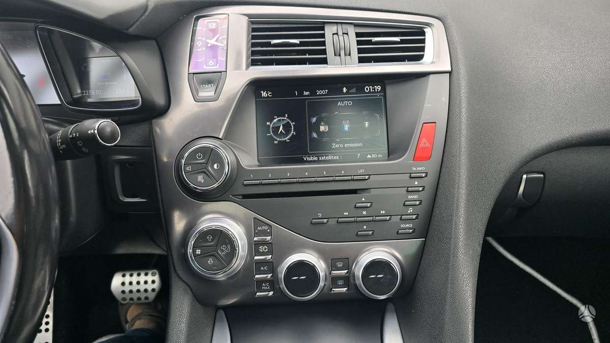 Citroen DS5, 2.0 l., hatchback