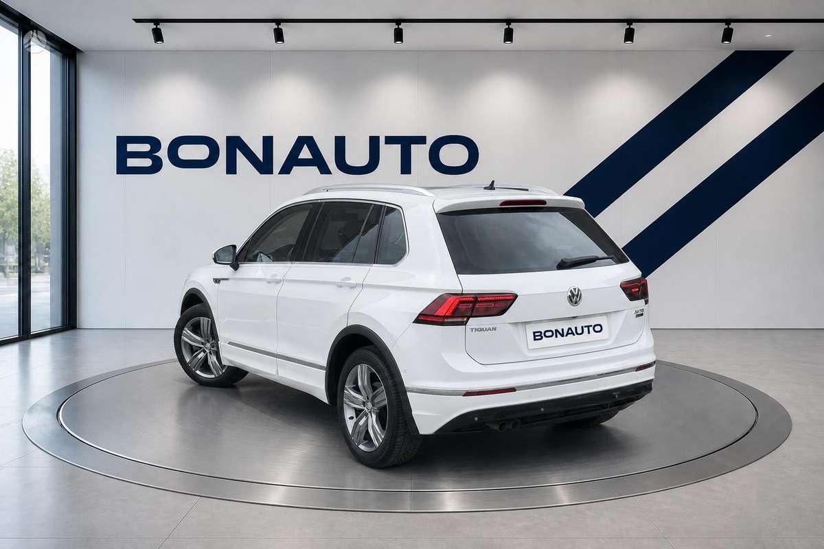 Volkswagen Tiguan - 3