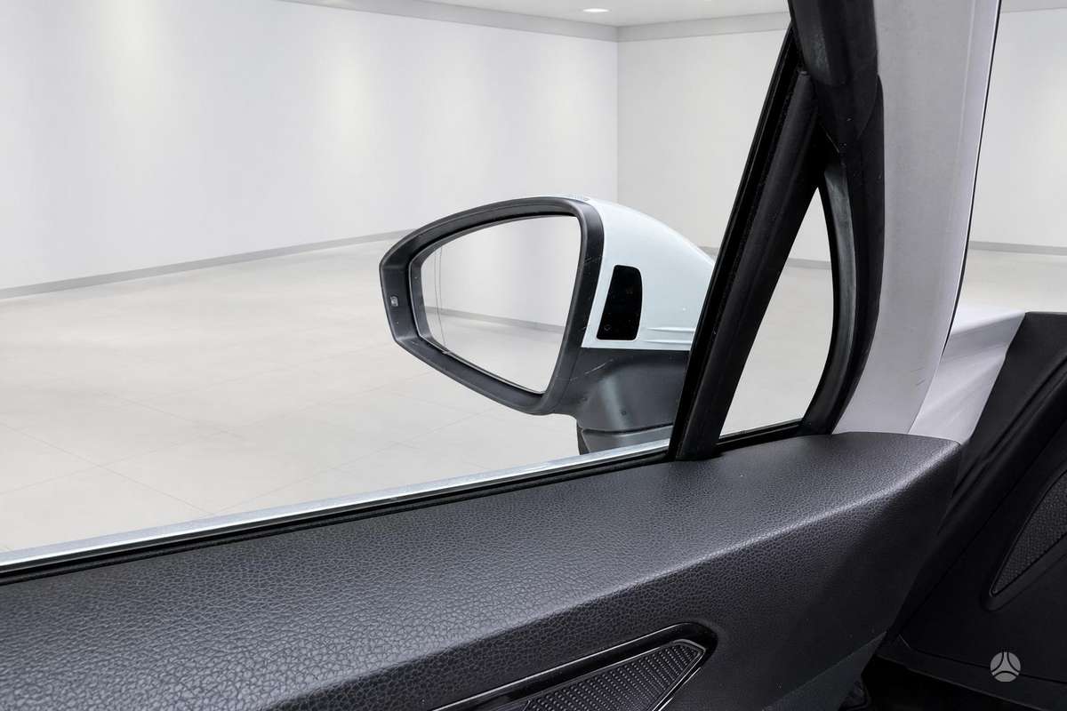 Volkswagen Tiguan - 9