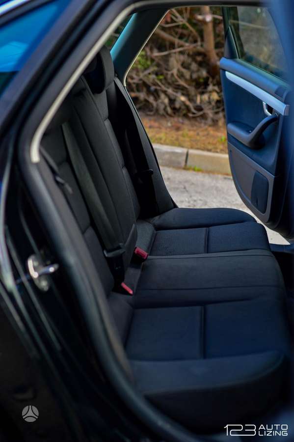 Audi A4, 2.0 l., sedanas