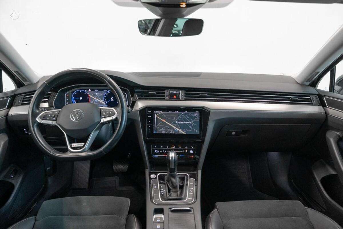 Volkswagen Passat - 8