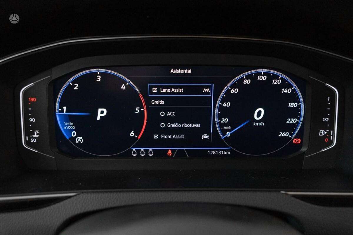 Volkswagen Passat - 11