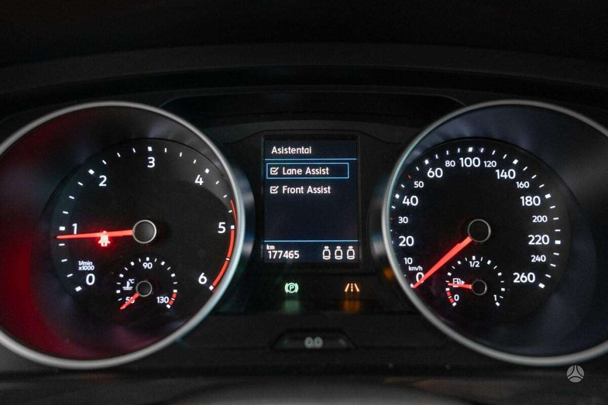 Volkswagen Tiguan - 10