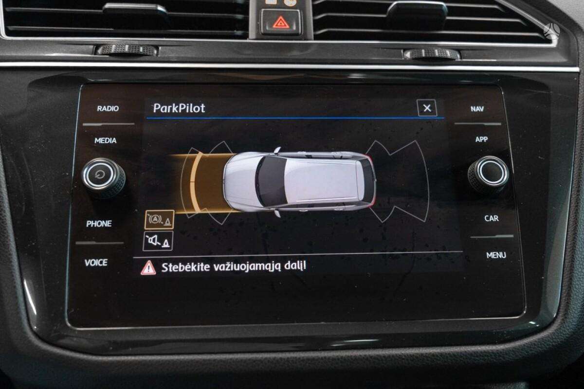 Volkswagen Tiguan - 11