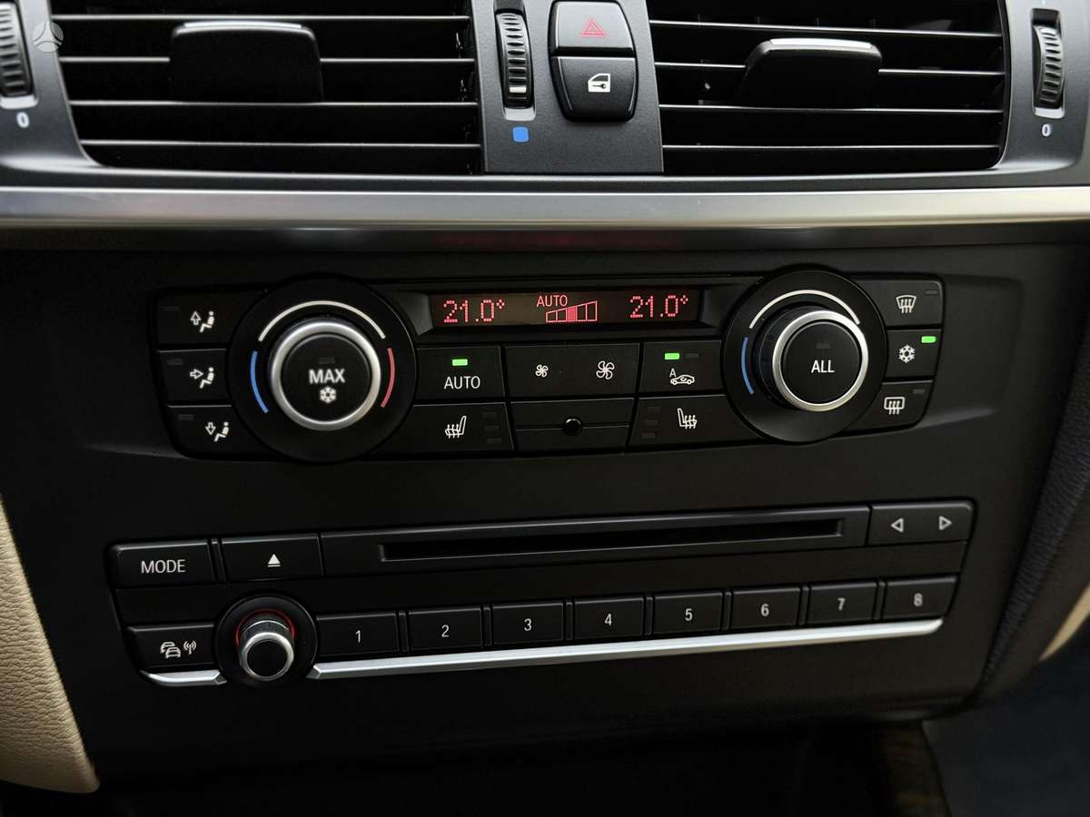 BMW X3, 2.0 l., off-road / crossover