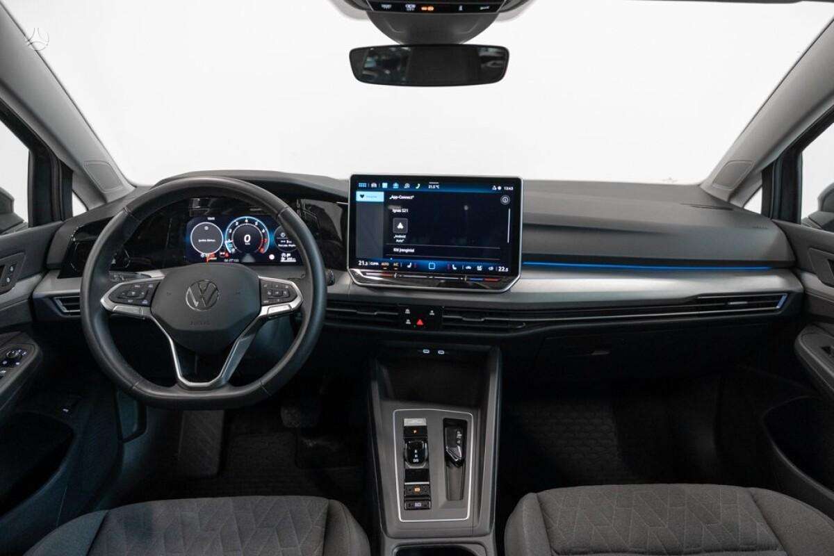 Volkswagen Golf - 8