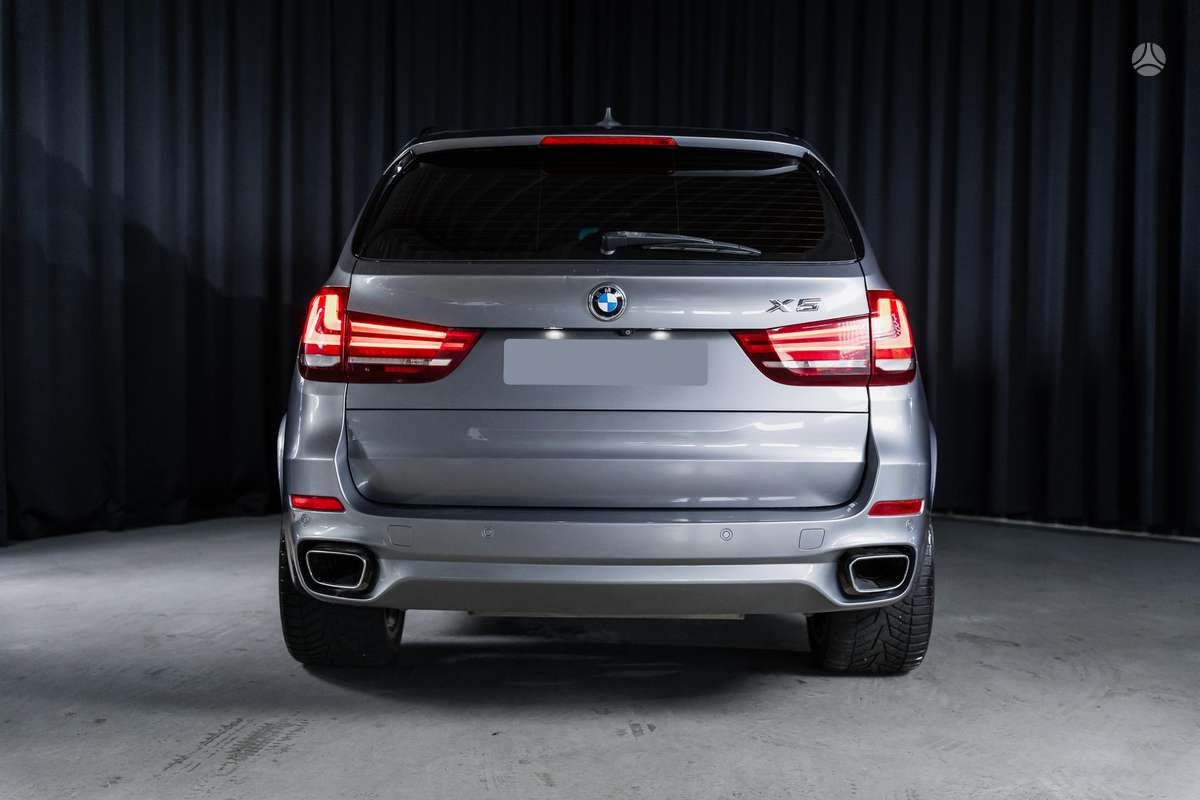 BMW X5, 3.0 l., off-road / crossover