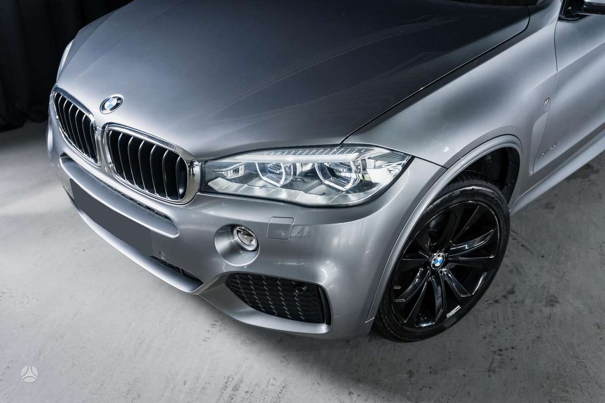 BMW X5, 3.0 l., off-road / crossover