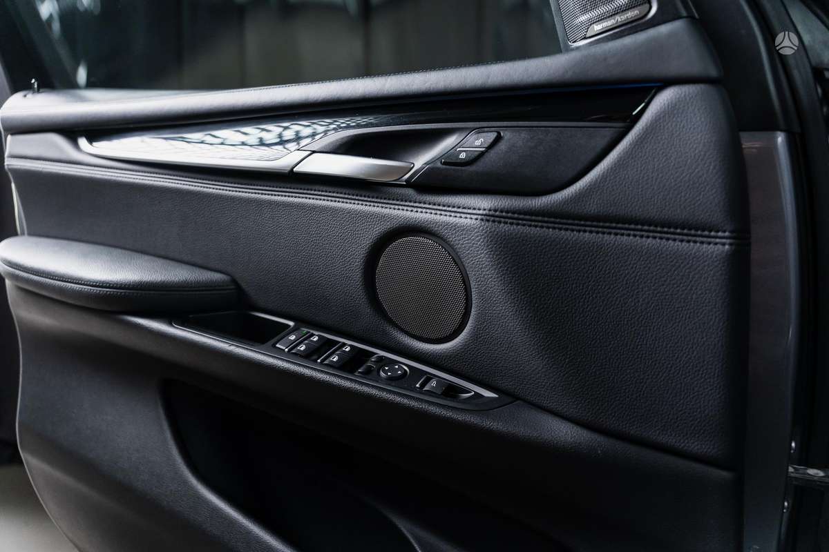 BMW X5, 3.0 l., off-road / crossover