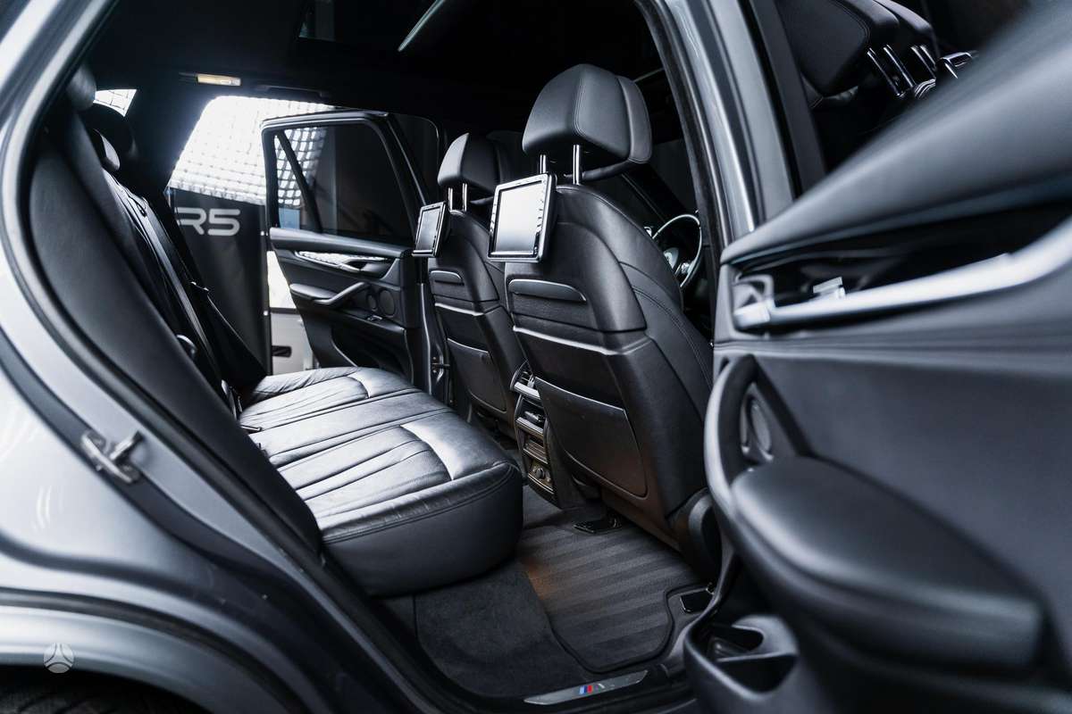 BMW X5, 3.0 l., off-road / crossover