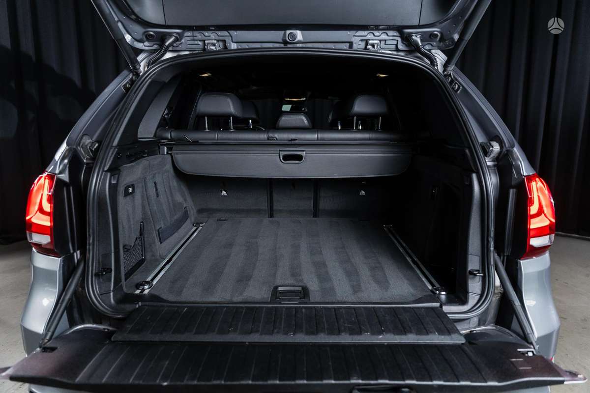 BMW X5, 3.0 l., off-road / crossover