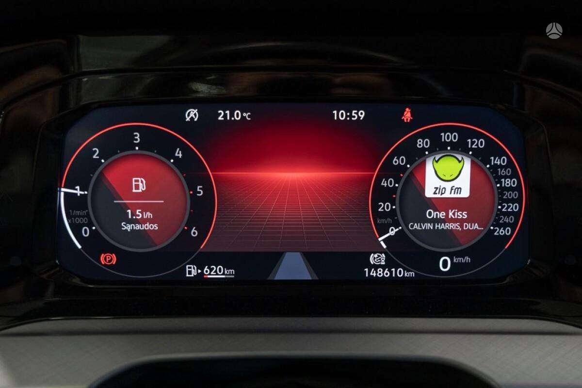 Volkswagen Golf - 11