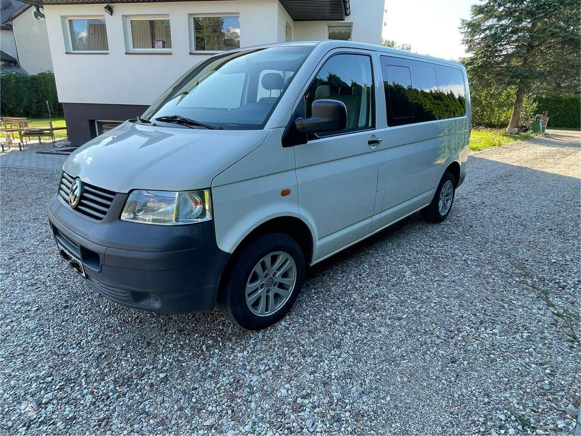 Volkswagen Transporter - 1
