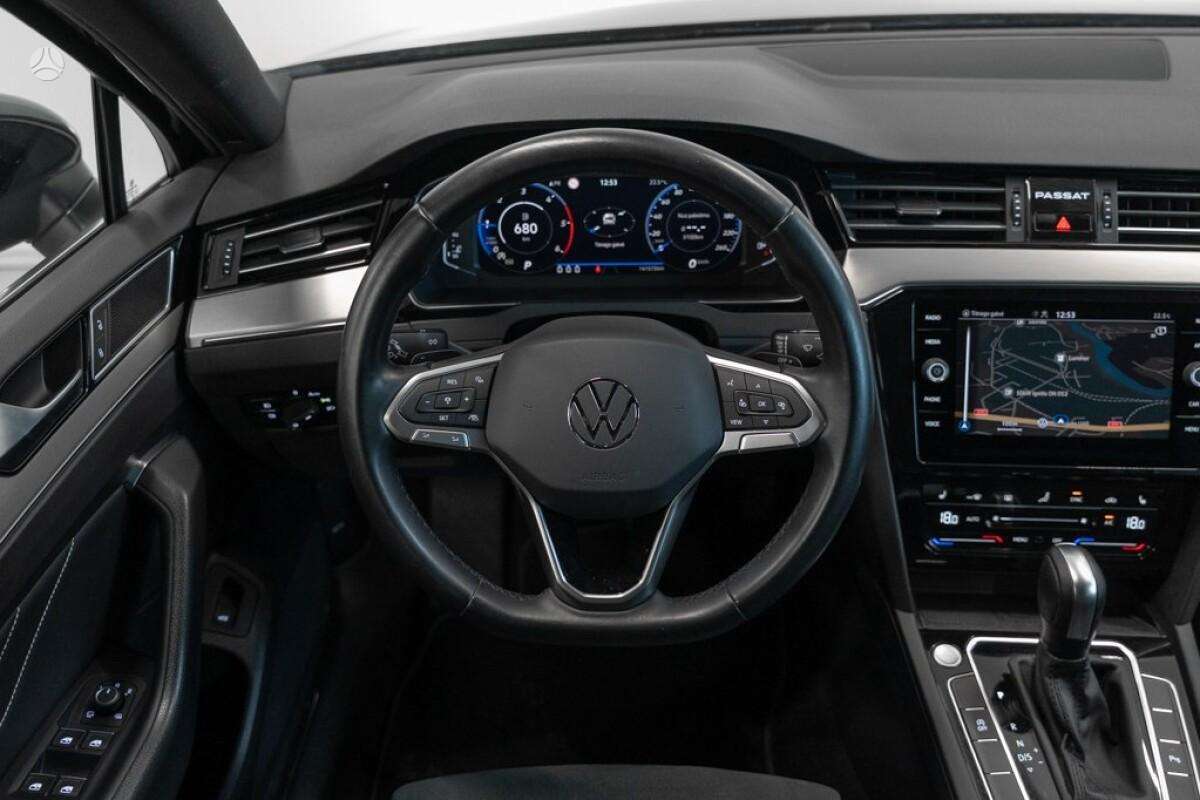 Volkswagen Passat - 9