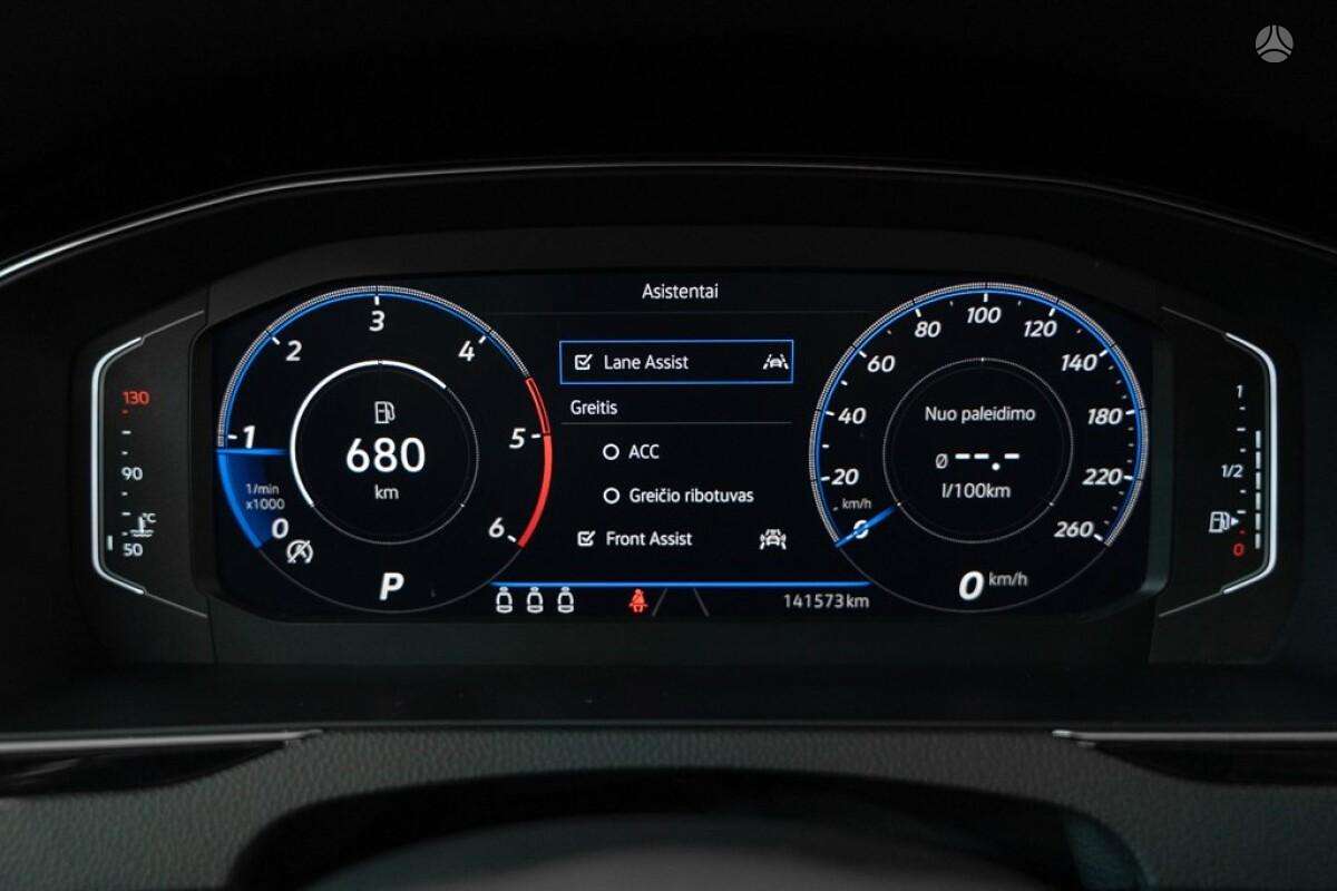 Volkswagen Passat - 10