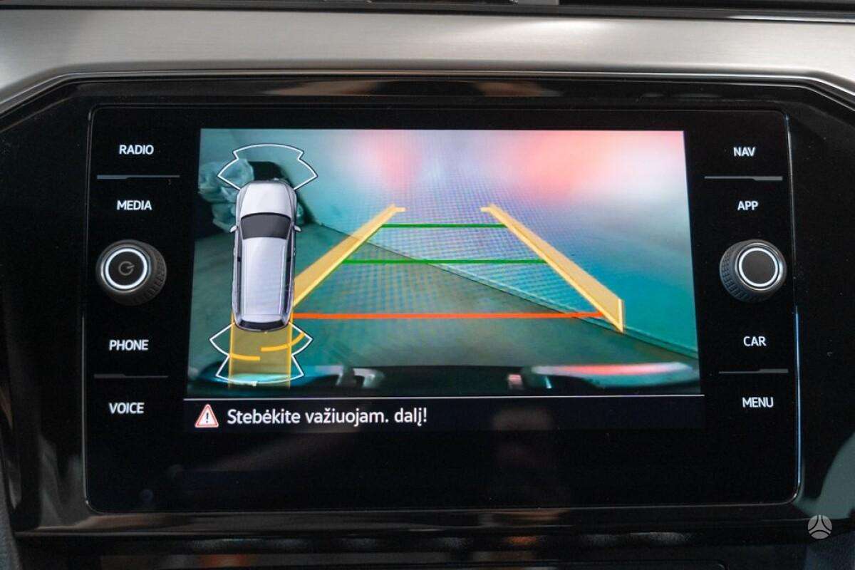 Volkswagen Passat - 11