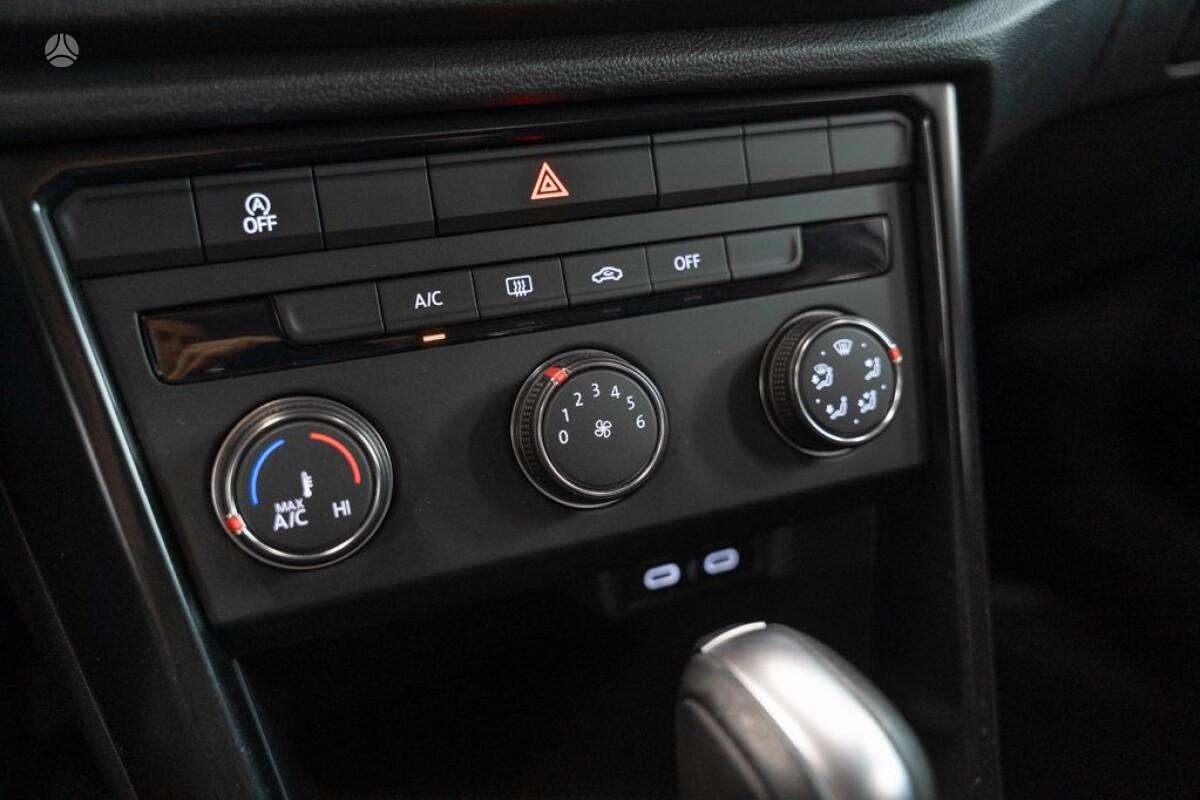 Volkswagen T-Roc - 11
