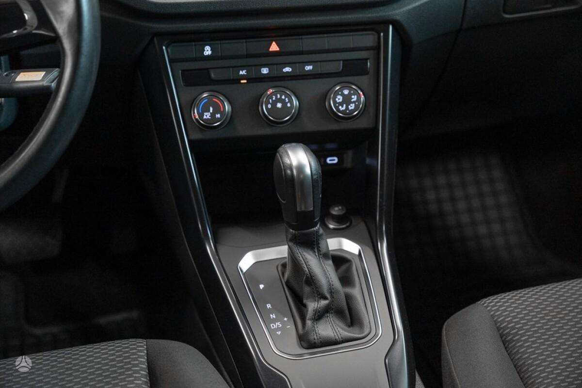 Volkswagen T-Roc - 12