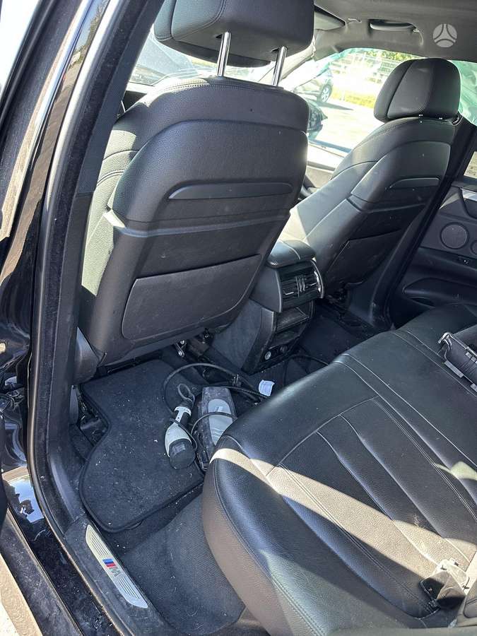 BMW X5, off-road / crossover