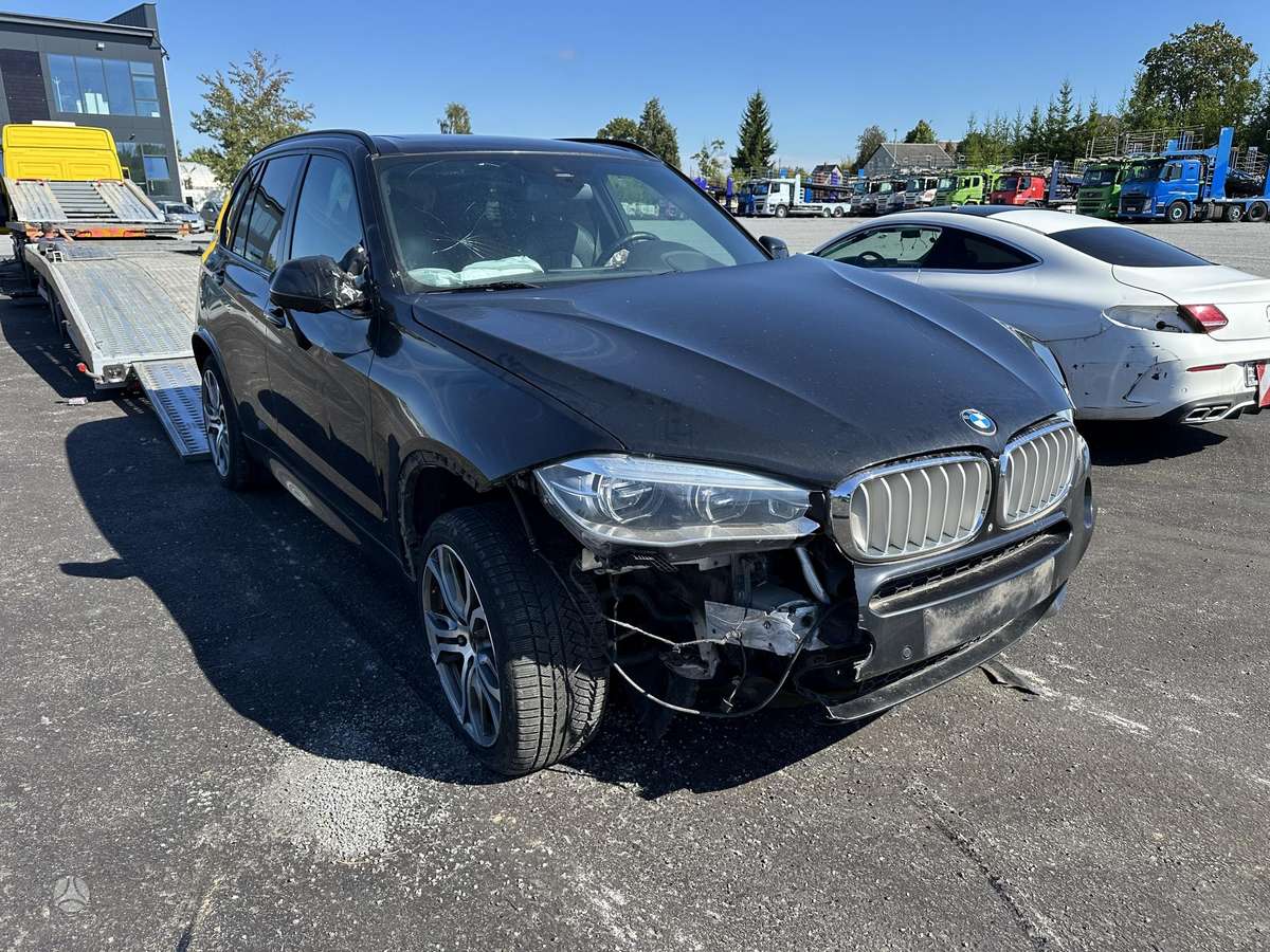 BMW X5, off-road / crossover
