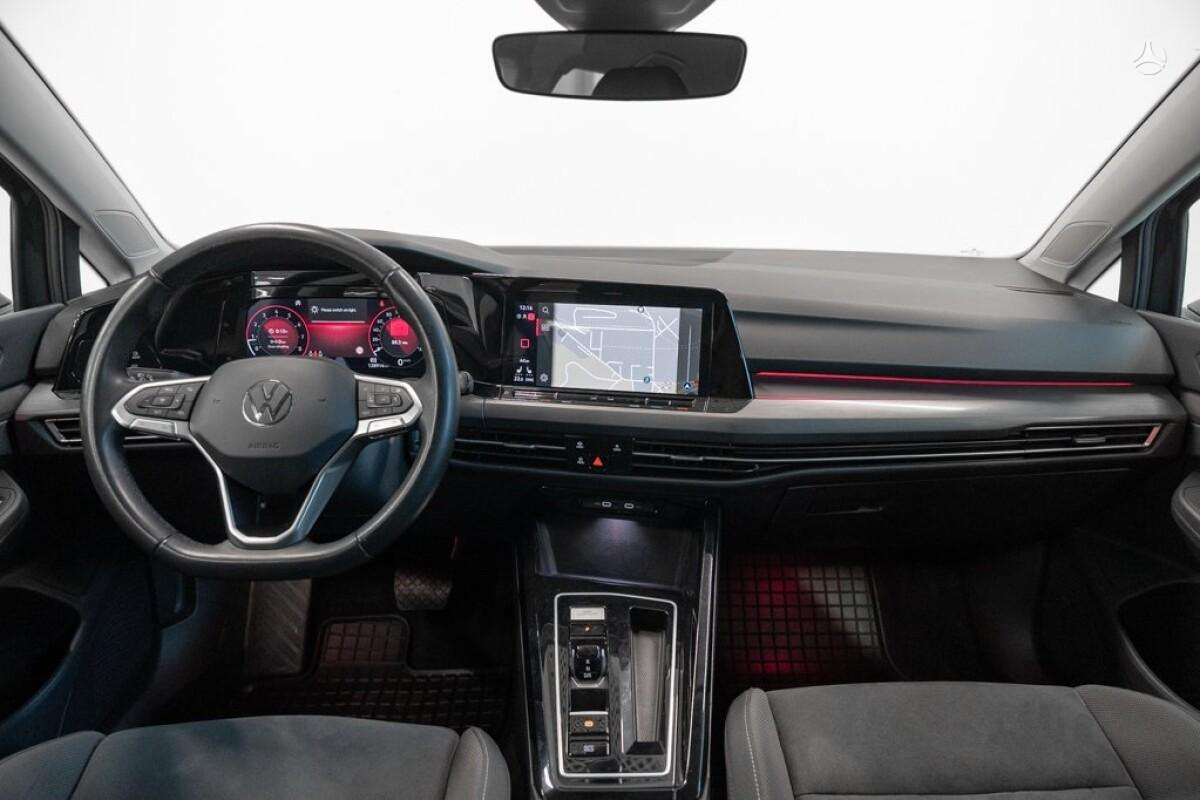 Volkswagen Golf - 8