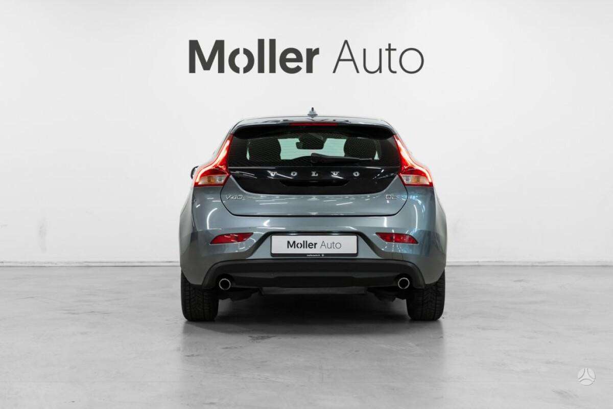 Volvo V40, 2.0 l., hatchback