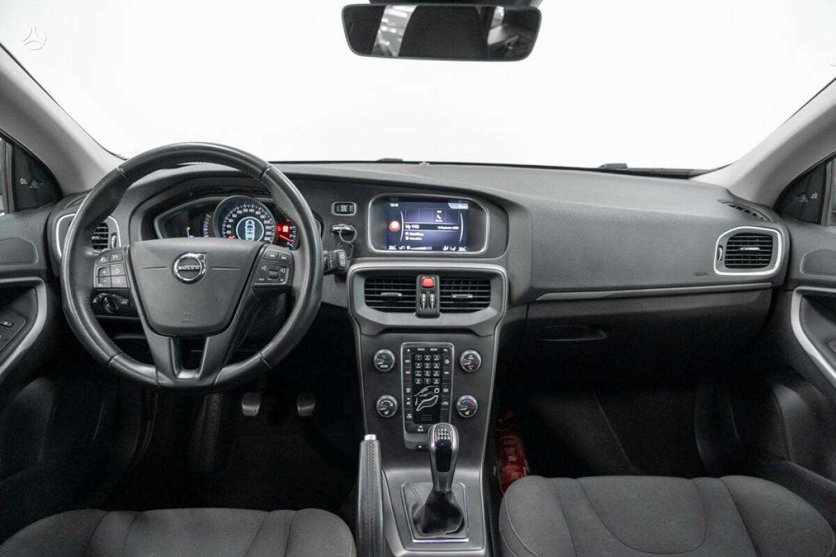 Volvo V40, 2.0 l., hatchback
