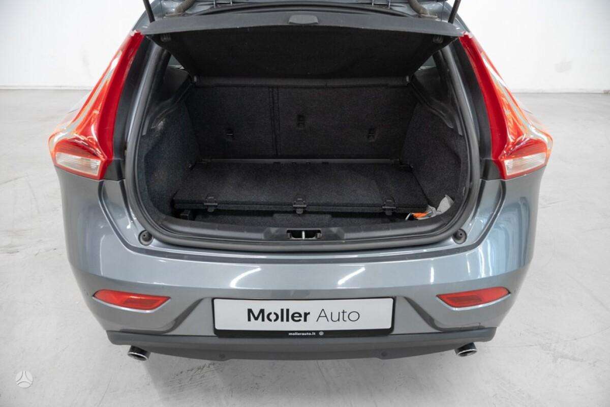 Volvo V40, 2.0 l., hatchback