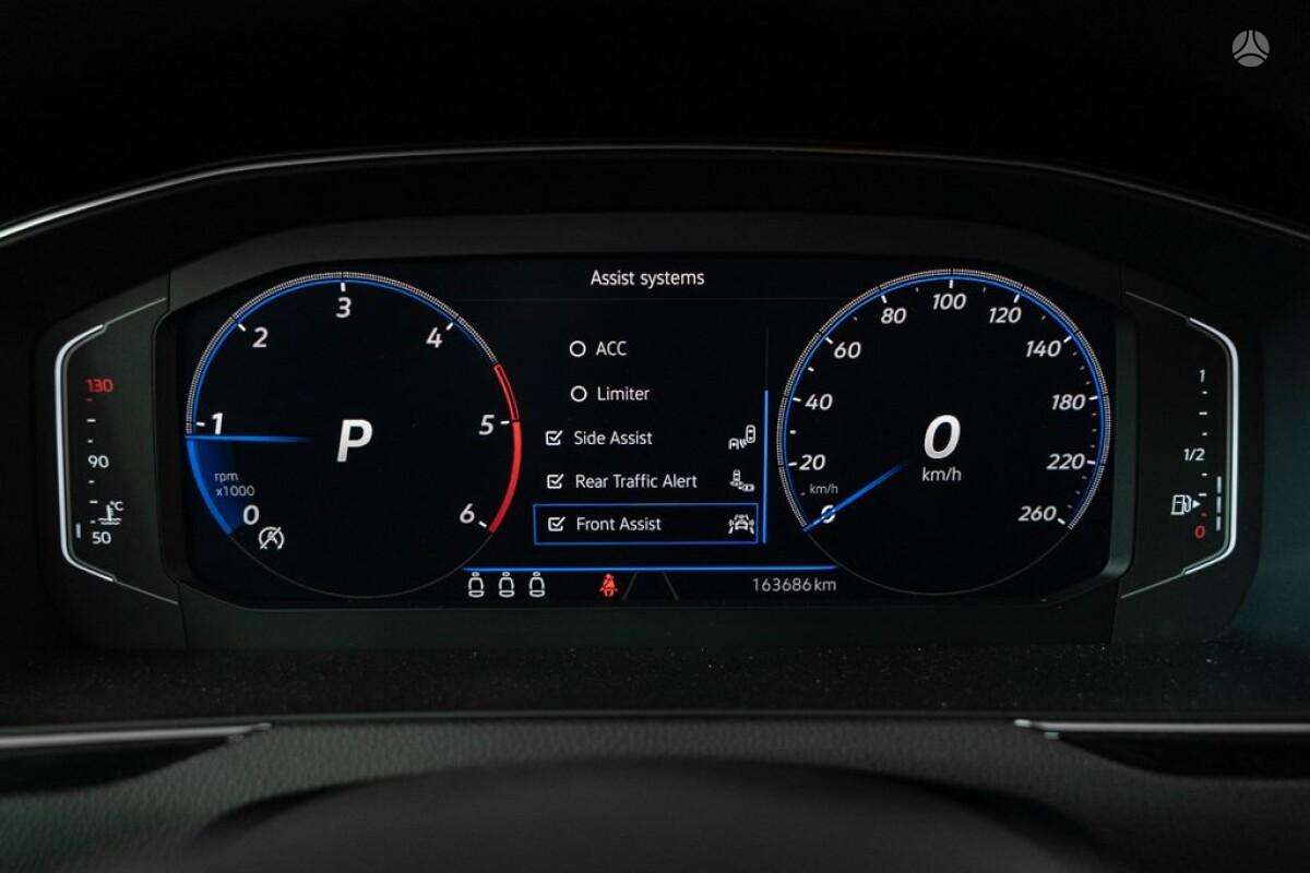 Volkswagen Passat - 11