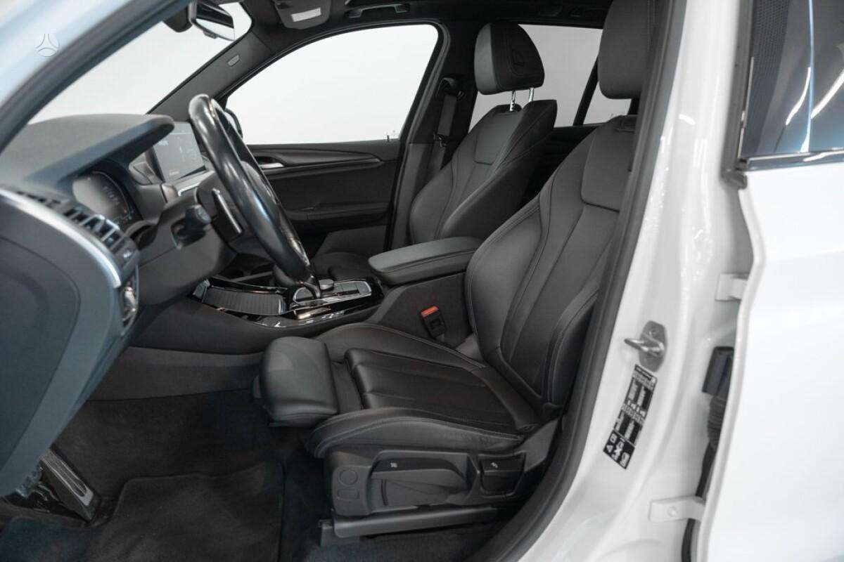 BMW X3, 2.0 l., off-road / crossover