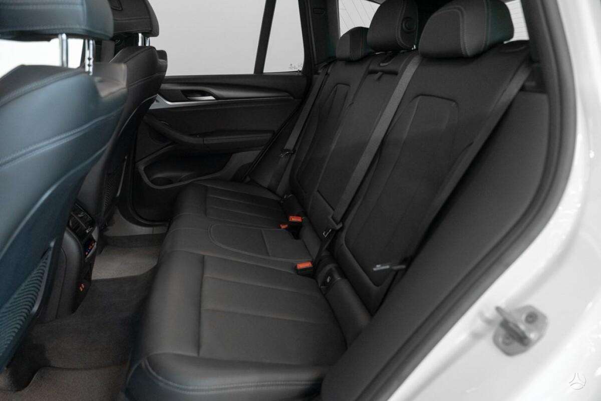BMW X3, 2.0 l., off-road / crossover