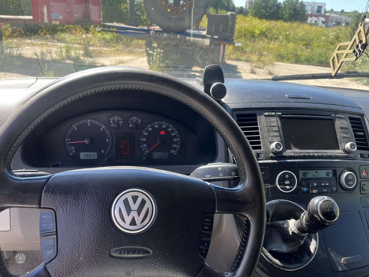 Volkswagen Multivan, 2.5 l., Минивэн