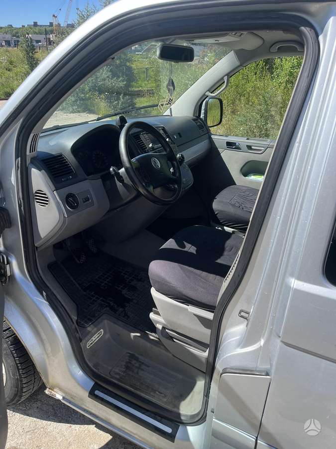 Volkswagen Multivan, 2.5 l., Минивэн